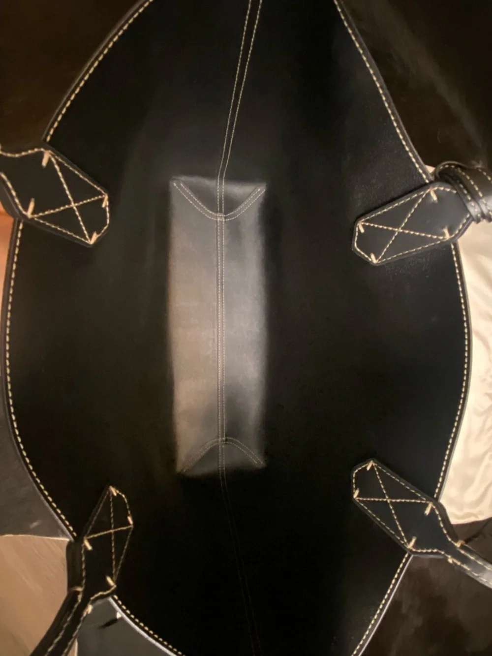 Gucci Beige/Brown GG Supreme Tote with Dark Brown Trim - Picture 8 of 16